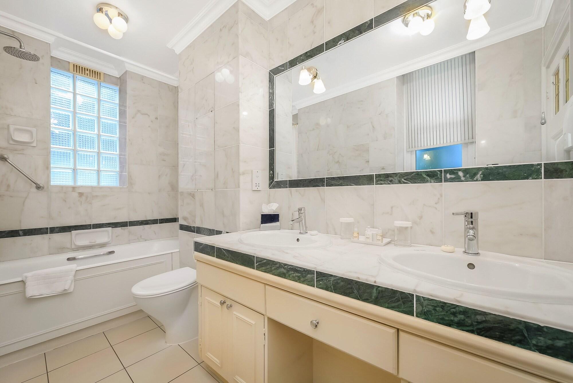 44 Curzon Street By Mansley Londra